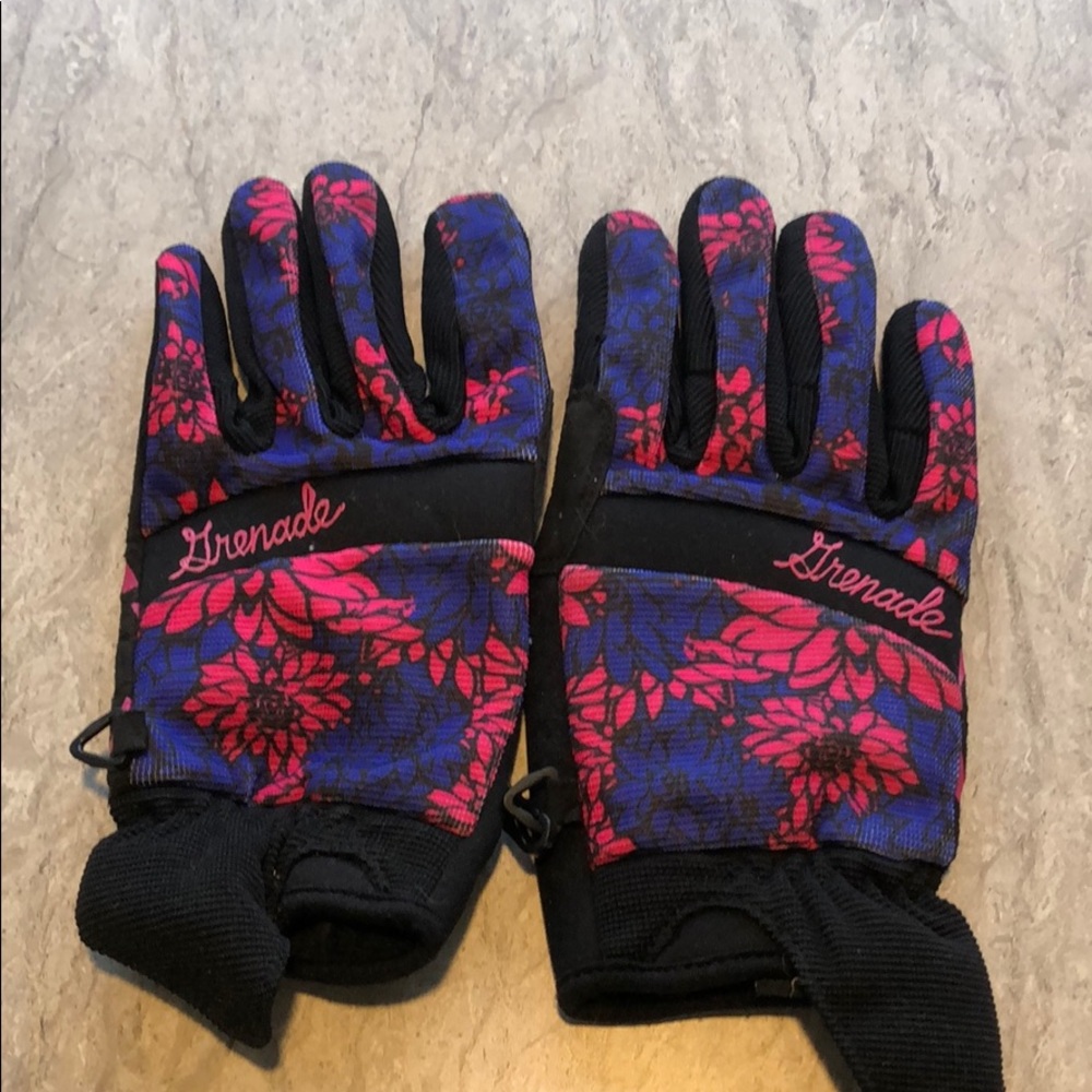 Snowboarding gloves